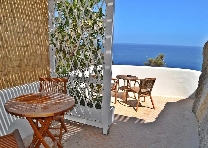Maridea - Cave Apartment Ponza